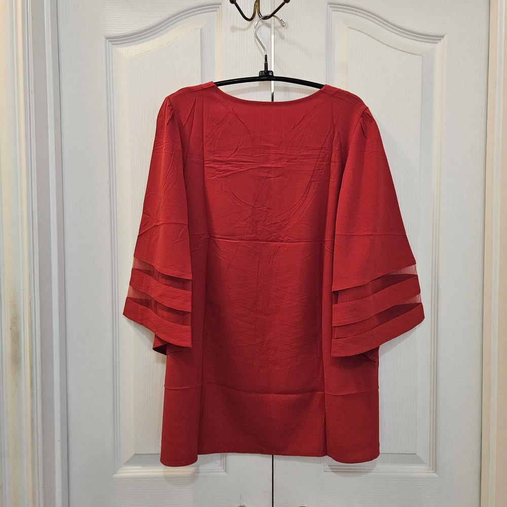 Chic Red V-Neck Blouse for Women - Picture 4 of 8